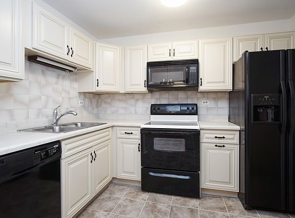 5th image of 1275 Baldwin Ln #409