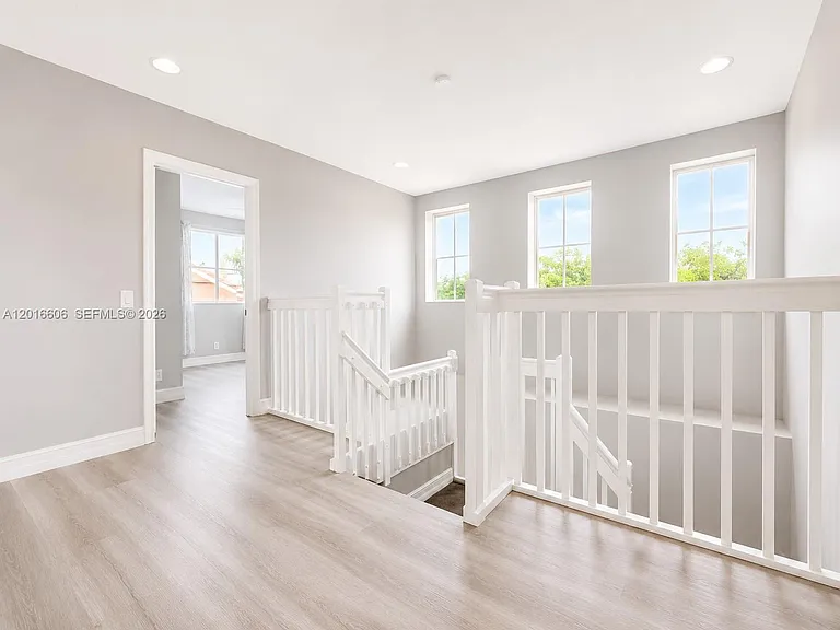 963 Falling Water Rd — Photo 24