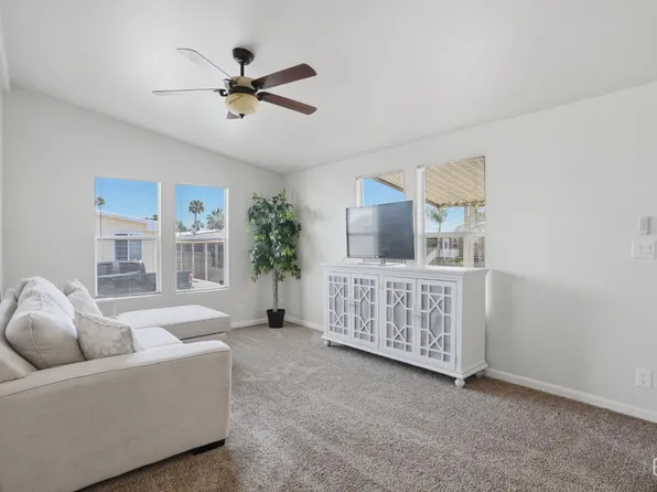 203 Dogwood Ln, Bakersfield, CA 93308