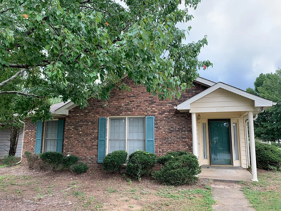 7079 Stoneybrook Dr