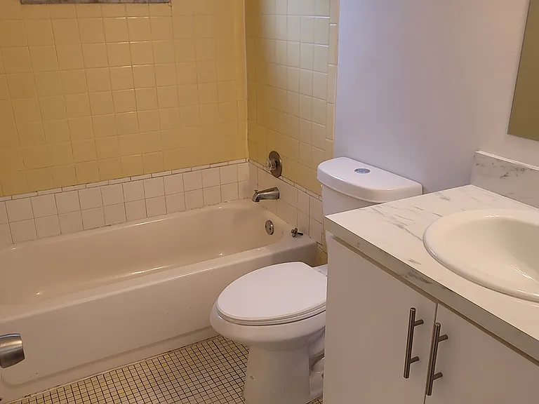 1041 SE Monterey Rd #B — Photo 5