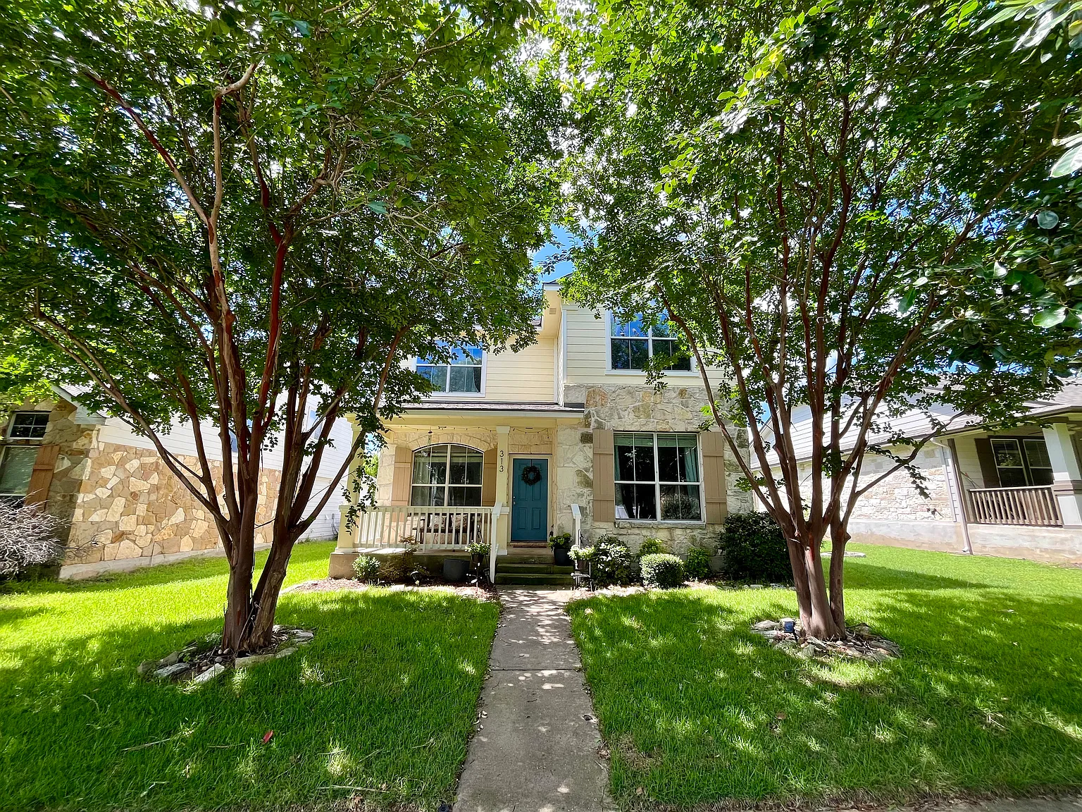 313 Lava Bed Dr — Photo 1