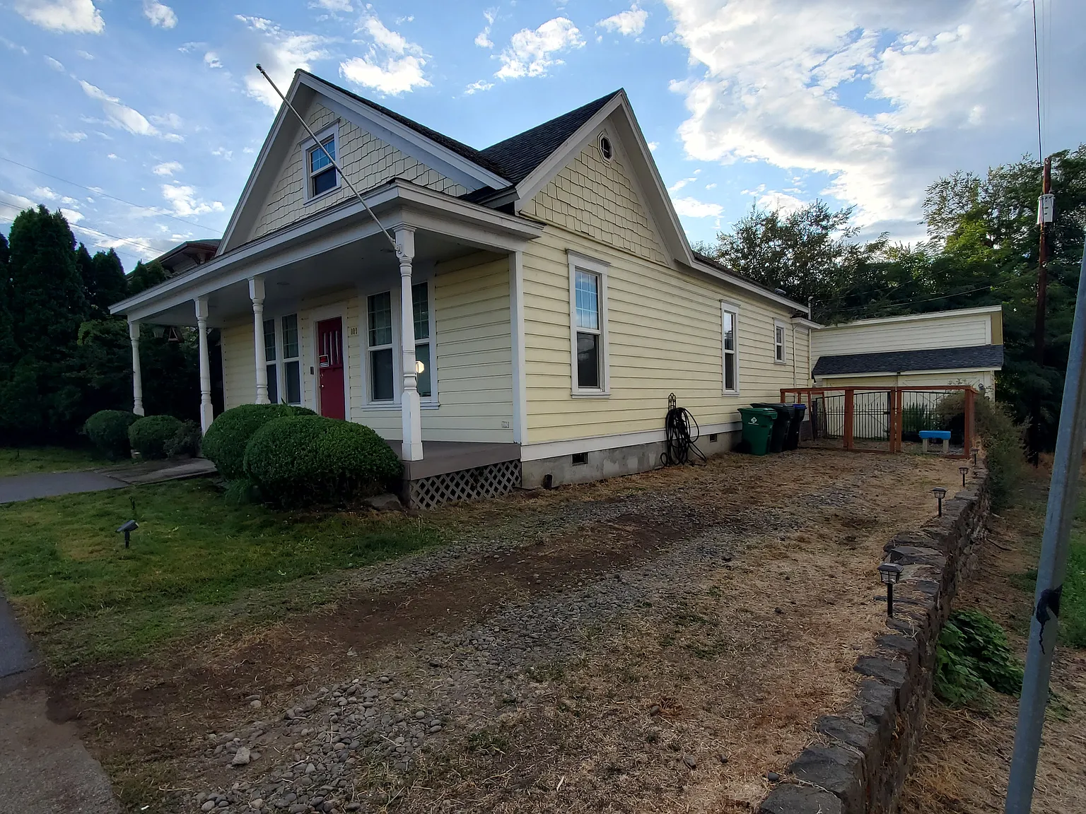3 bed, 1836 sqft, $2,950 — Photo 1