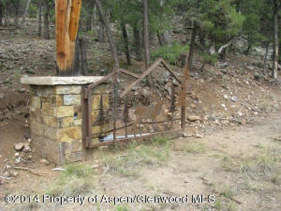 3rd image of 207 Cains Ln