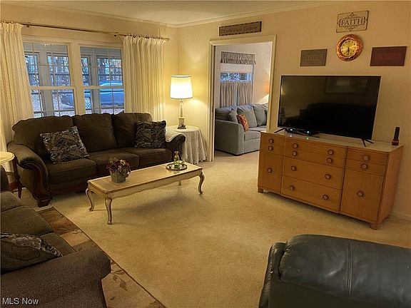 5th image of 1331 Fox Run Dr #A