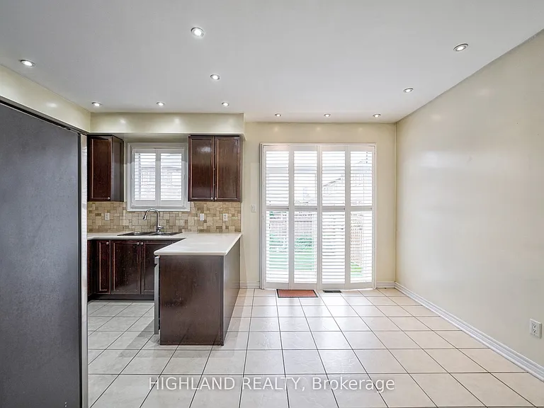 515 Coach Dr — Photo 7