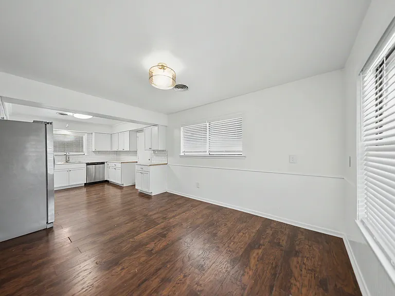 116 W Arlo Rd — Photo 6