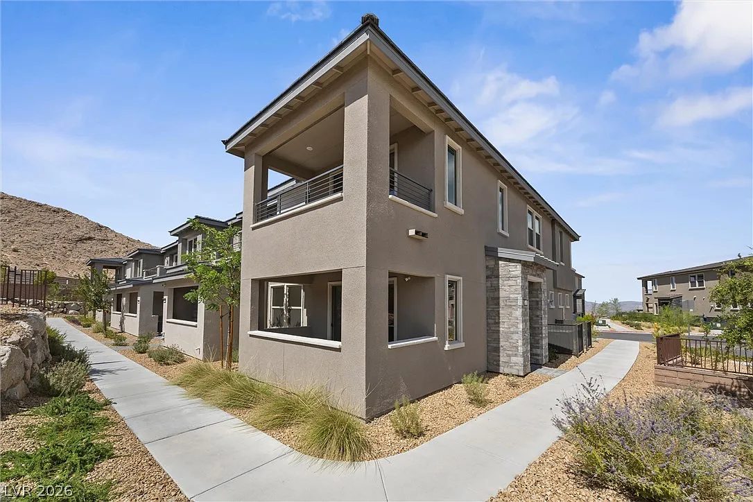 3 bed, 2.5 bath, 1854 sqft, $2,650 — Photo 3