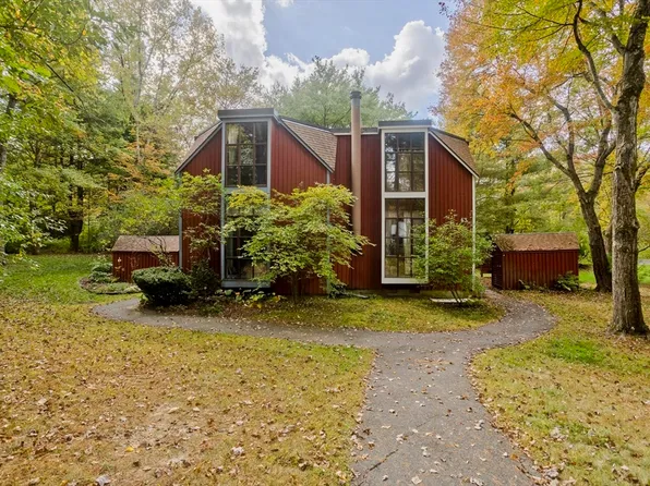 62 Pine Grv, Amherst, MA 01002