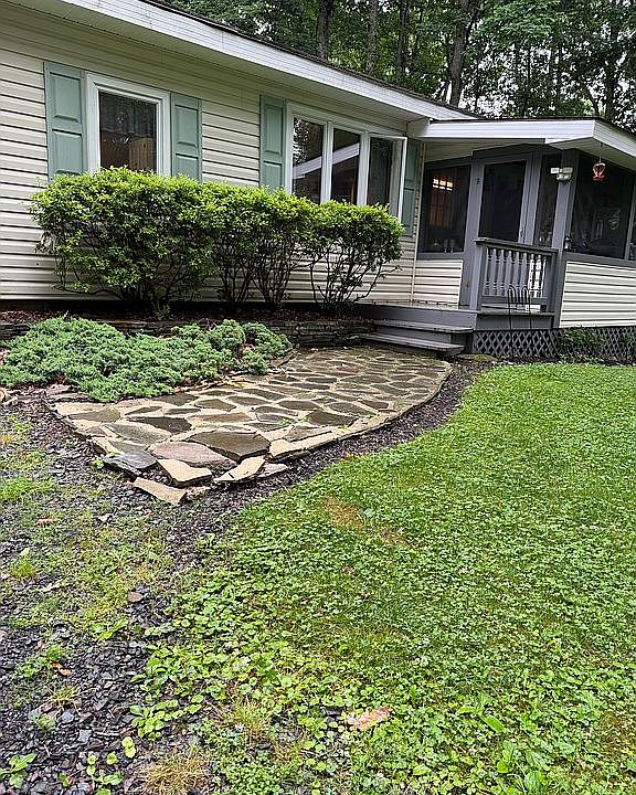1st image of 3192 Berry Ln