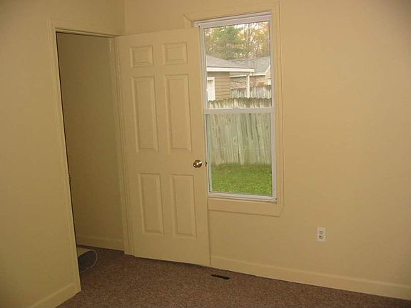 4th image of 5509 Averill Ave SW