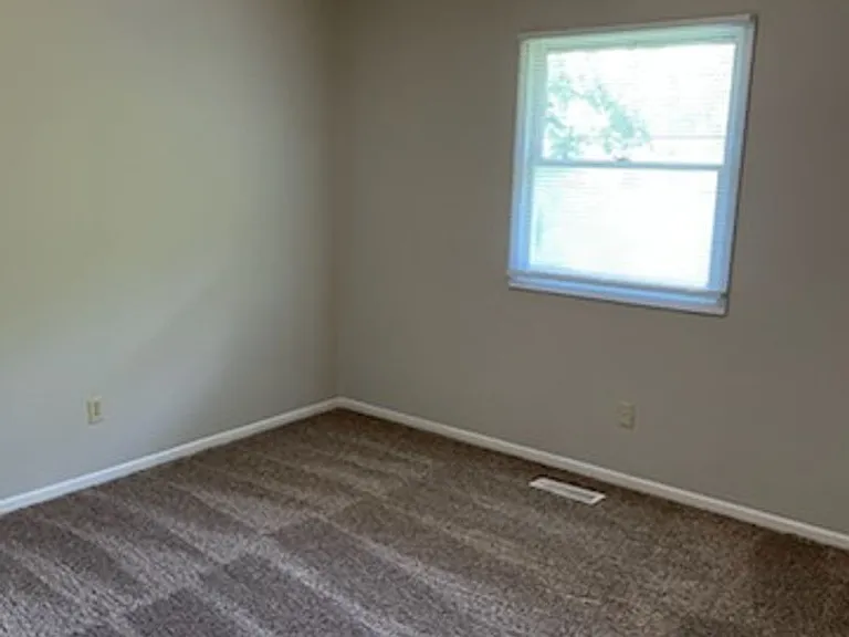 1535 Jordan Ave NW — Photo 5