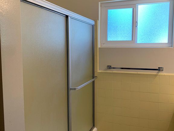 4th image of 730 E Magnolia Blvd APT B