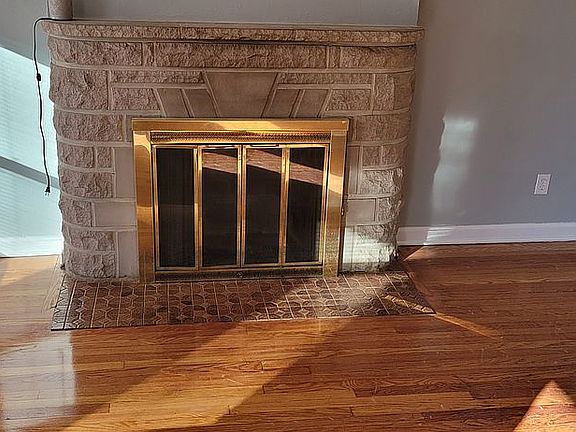 5th image of 7649 Hawthorne Pl