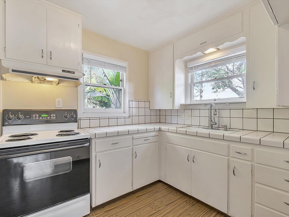 1st image of 313 Effey St Front 313