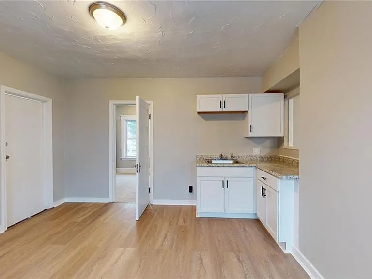 7803 Dearborn Ave — Photo 12