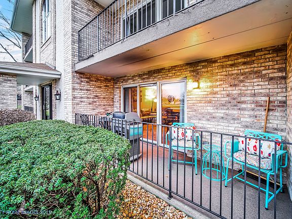 3rd image of 15801 S 76th Ave APT 1B