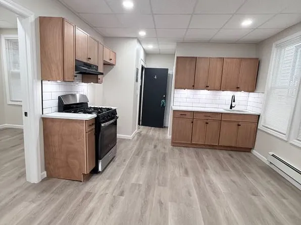 158 8th St, Passaic, NJ 07055