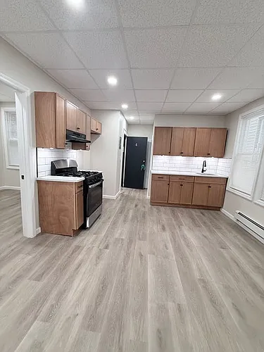 158 8th St Photo 1