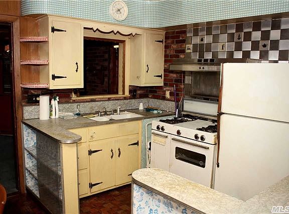 3rd image of 25 Lindbergh Ave