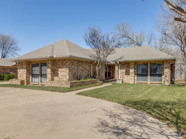 2005 W Nathan Lowe Rd, Arlington, TX 76017