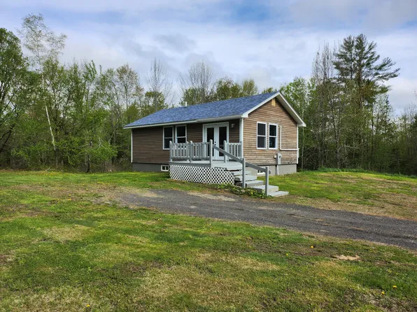 611 North Road, Ripley, ME 04930