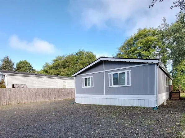 220 E Rain St NE, Ocean Shores, WA 98569