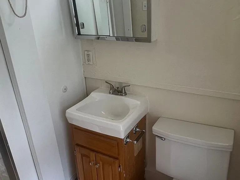 434 N Spring Ave | All Utilities Paid by Landlord — Photo 17