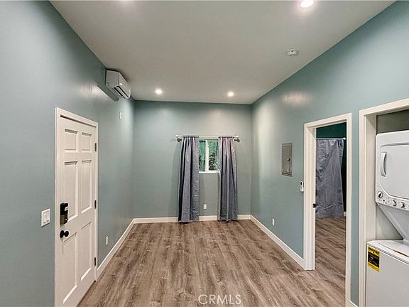 5th image of 7845 Woodlake Ave