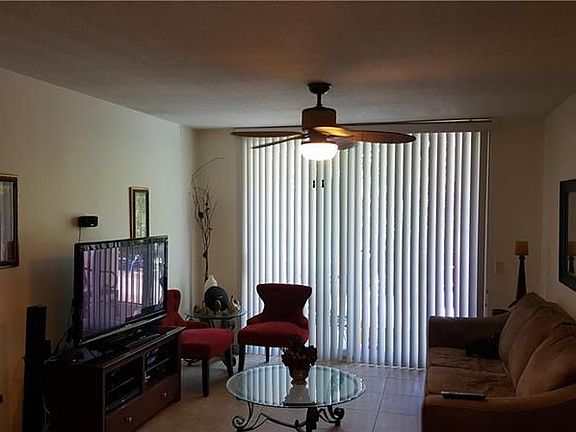 5th image of 913 Villa Cir #913
