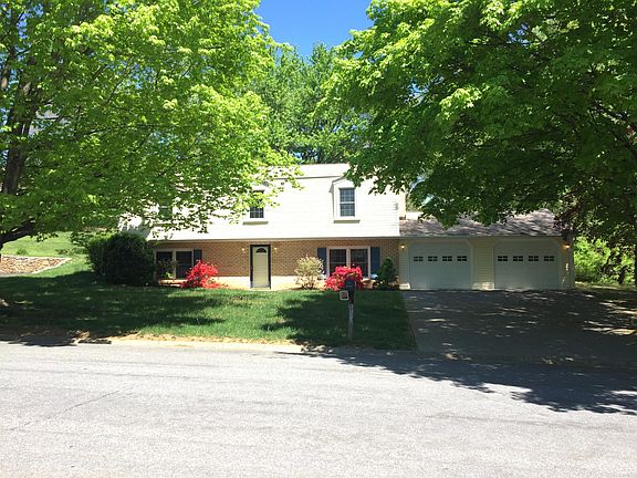2nd image of 3837 Hyde Park Dr