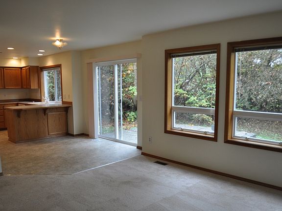5th image of 11525 188th St SE