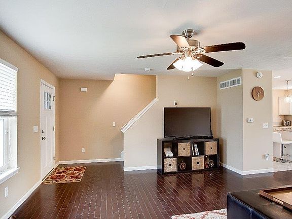 4th image of 11148 Wood Ave
