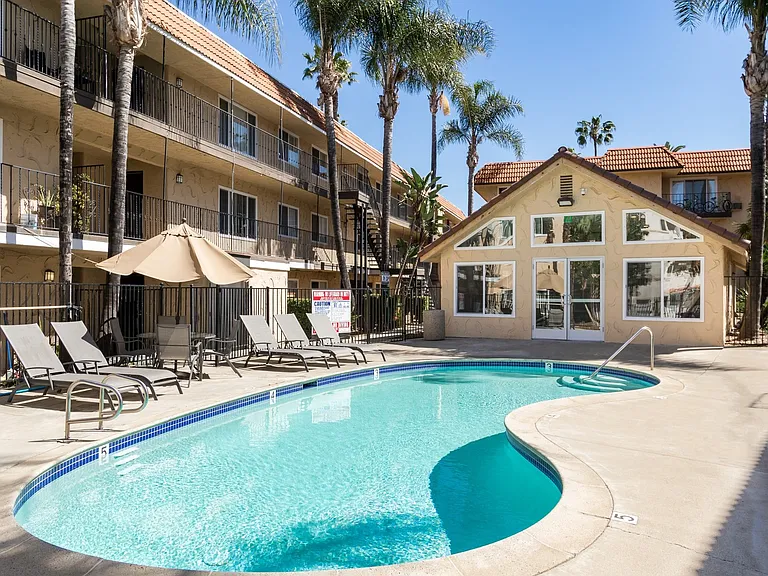 Casa Grande Apartments — Photo 35
