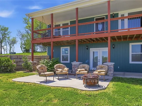 30960 Somerset Rd, Paola, KS 66071