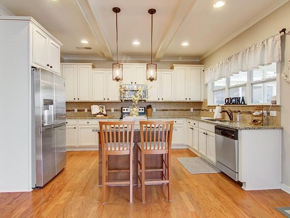 4th image of 4924 Ballantine Dr
