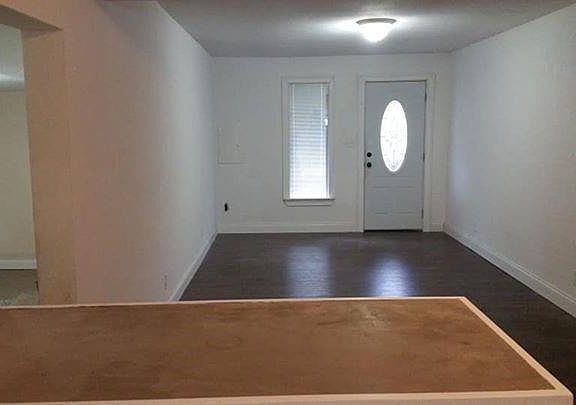 4th image of 1312 E Howry Ave