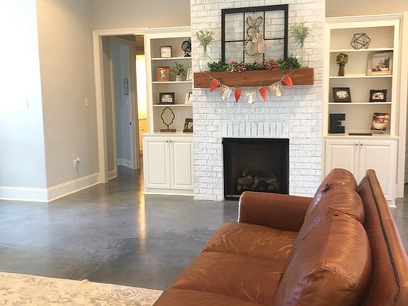 2nd image of 13284 Williamsburg Dr