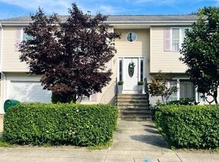 125 Ratcliffe St, Fall River, MA 02723