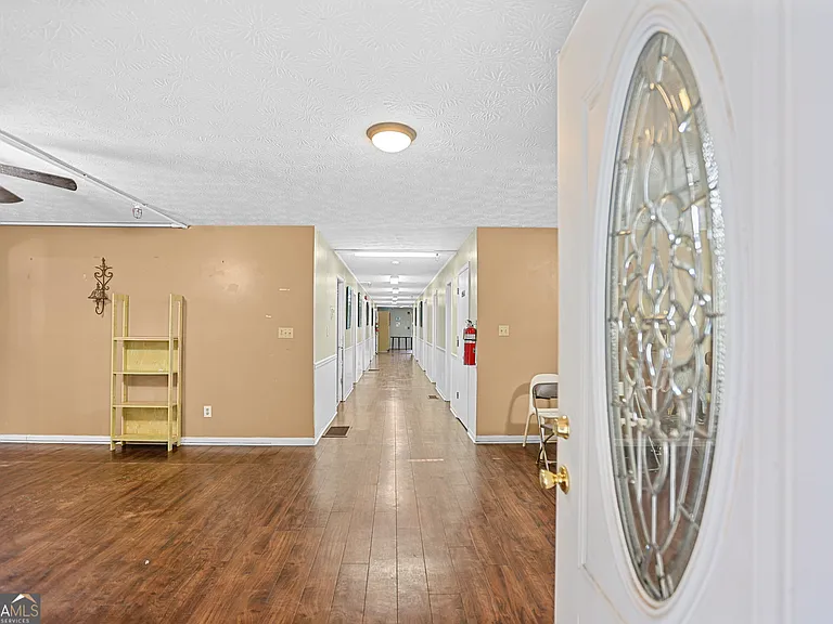 492 Pine Rd — Photo 2