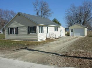 816 S 6th St, Osage, IA 50461