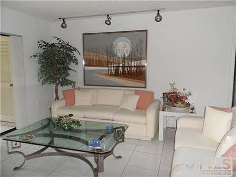 3rd image of 49 Stratford Ln #49B