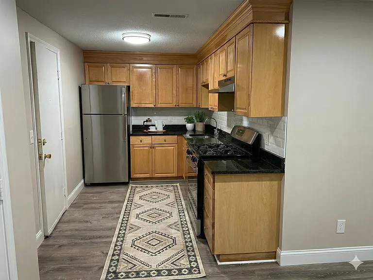 Pondsview Apartments — Photo 102