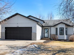 3912 7th St S, Moorhead, MN