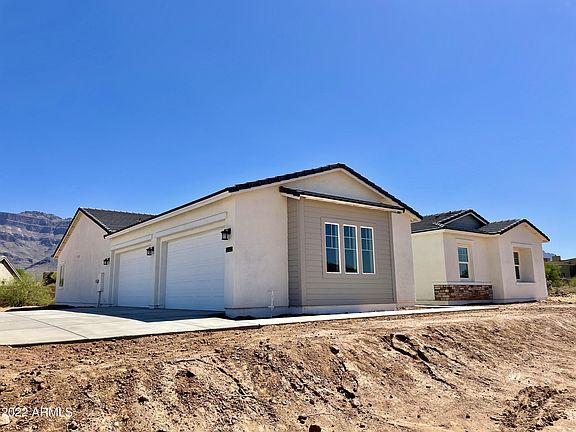 4th image of 2621 Baker Dr