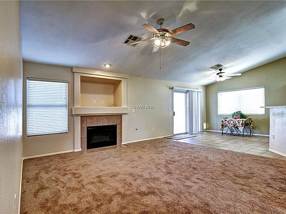 3rd image of 1044 Oak Shade Ln