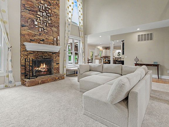 4th image of 10595 Mountain Laurel Way