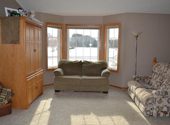 4th image of 23591 Mackenzie St NE