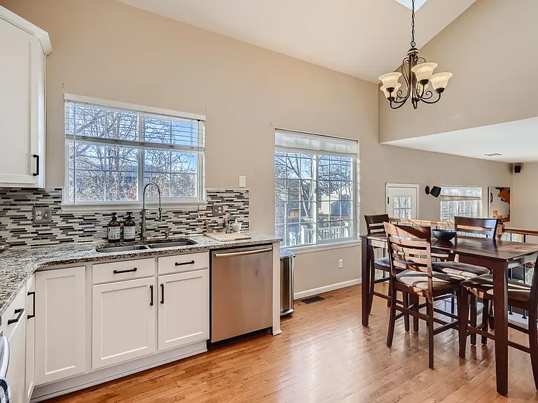 10593 Grove Ct — Photo 4