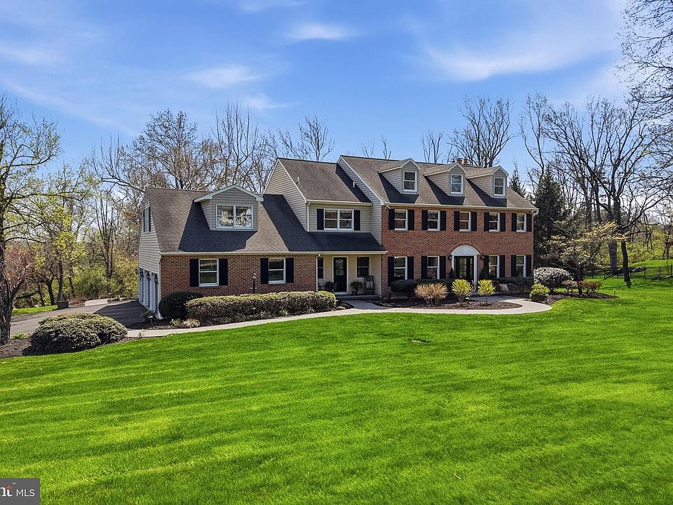 1st image of 4779 Essex Dr
